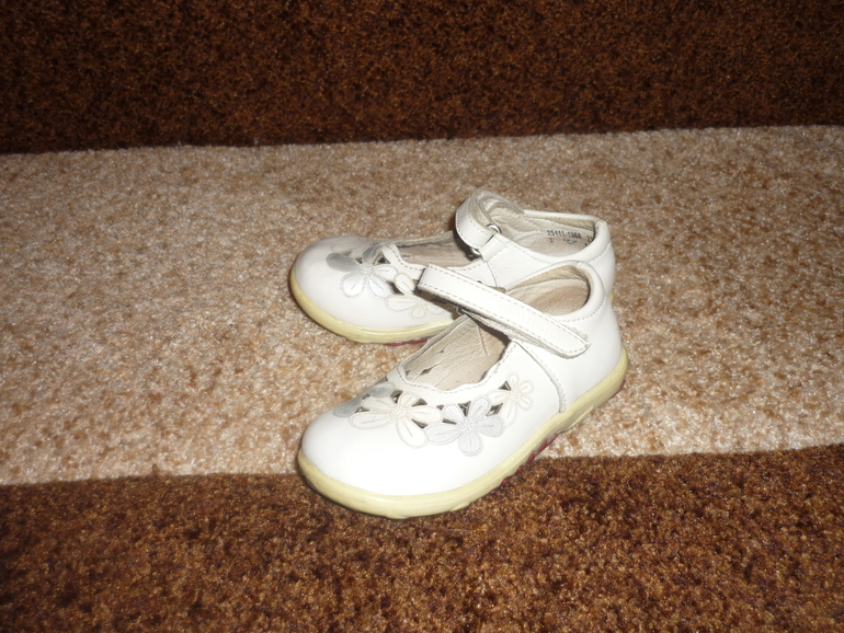 Продам обувь б/у для девочки размеры от 19 до 26