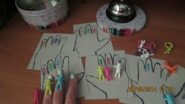 Набор из фикс прайс для игр с ребенком.