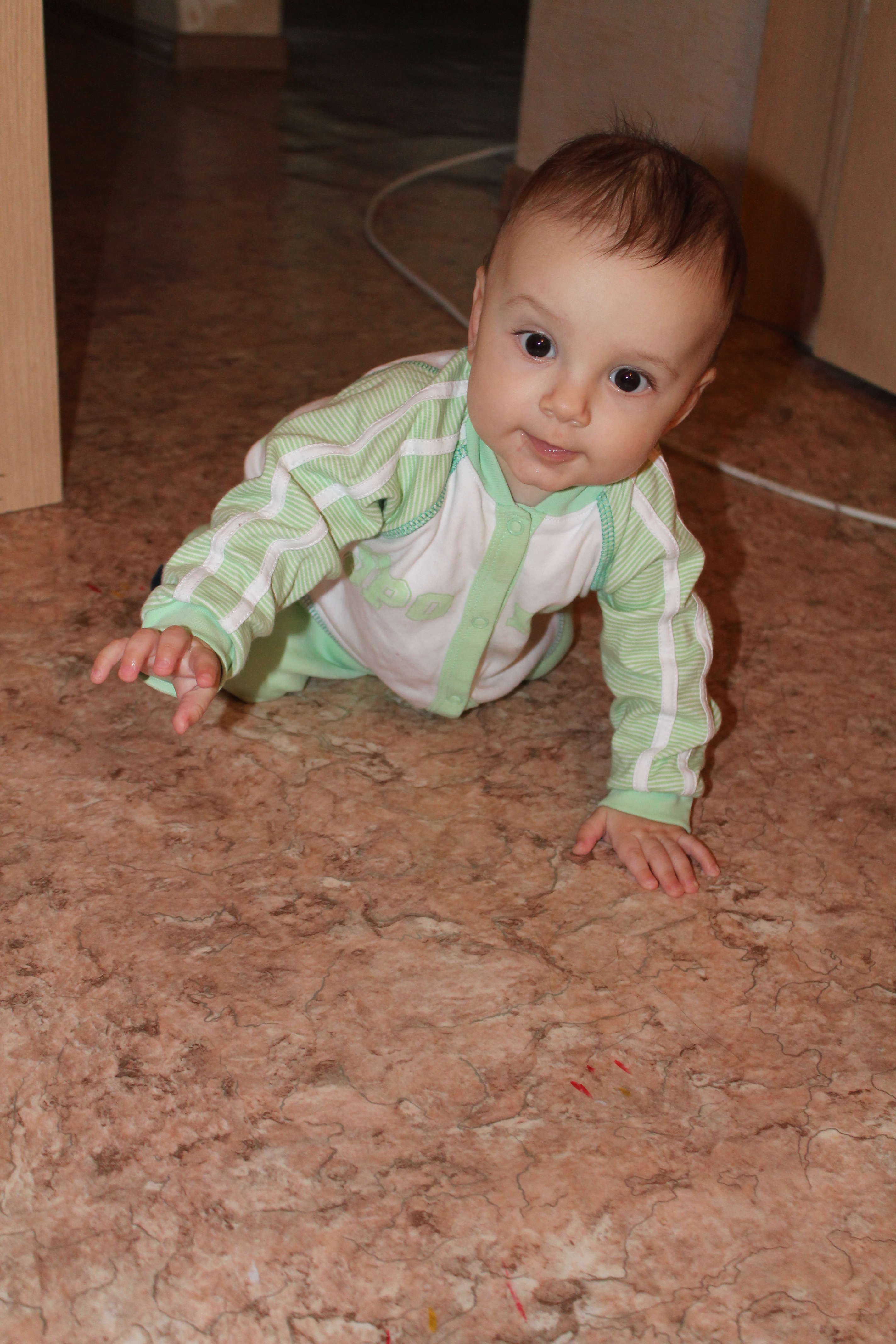 Начал вставать