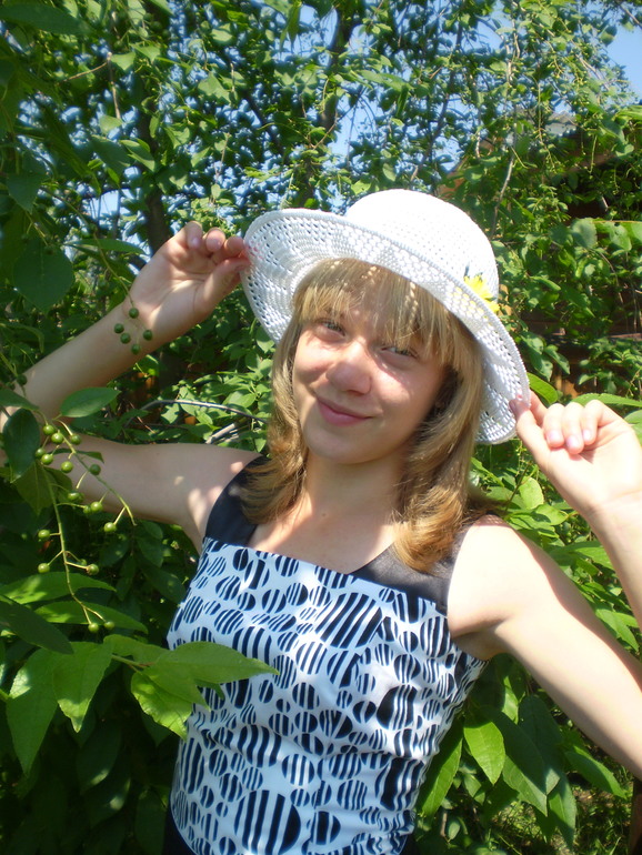 Шляпка с одуванчиками