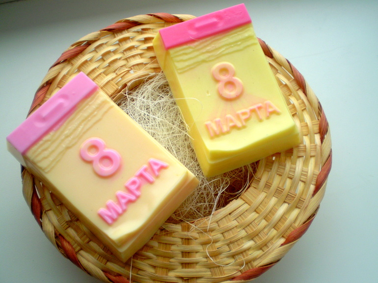 А я попробовала поварить мылко)))