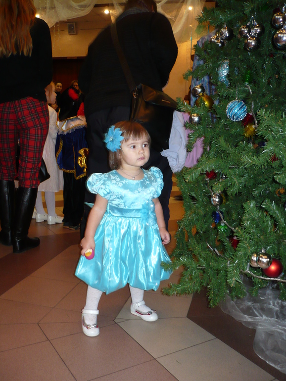 Первый раз на ёлке!!!! Дебют)))