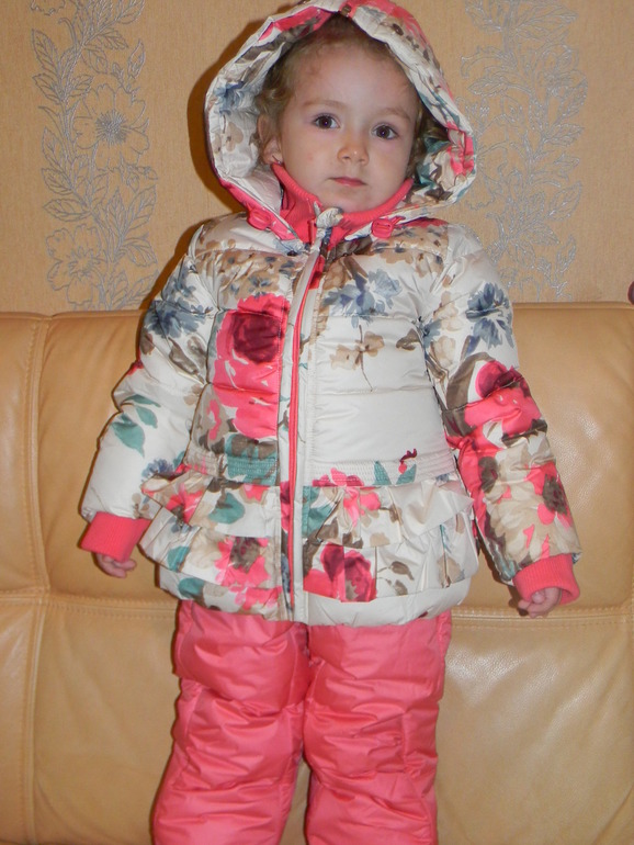 продам Ботанический сад размер 104 и Изумруд размер 98 ,комплект Газета размер 92 см