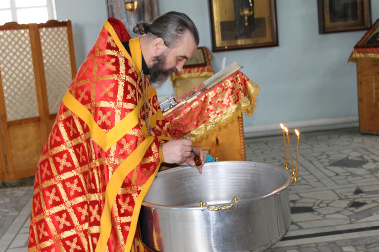 с Крещением нас!