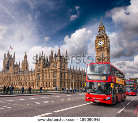 Девочки,актуальна ещё фотопечать на шкафе-купе*??