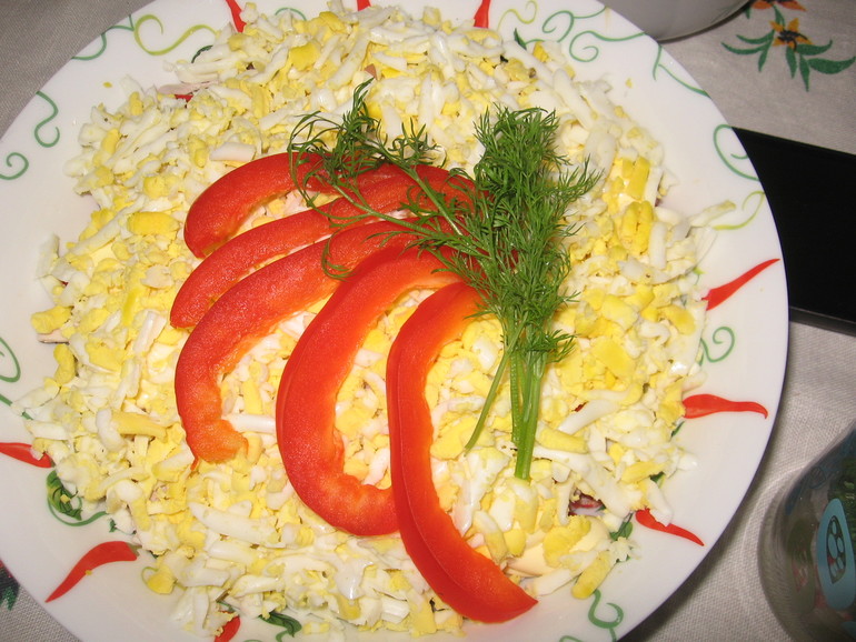 Салат с жареными крабовыми палочками