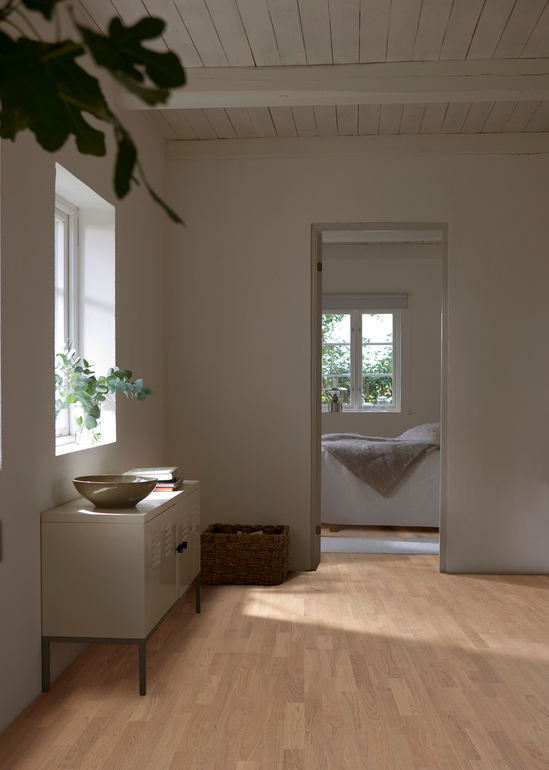 Двери какого цвета подойдут к паркетной доске?