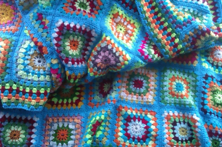 Плед большой.