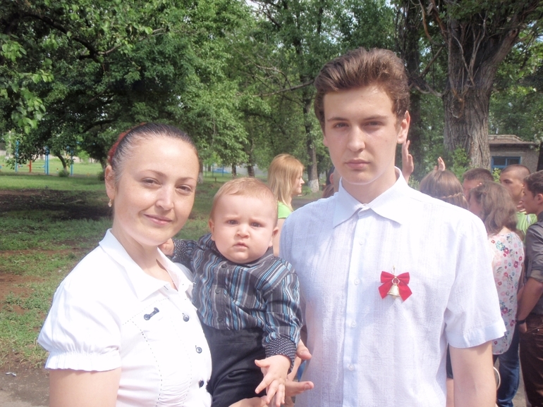 А у нас сегодня выпускной.
