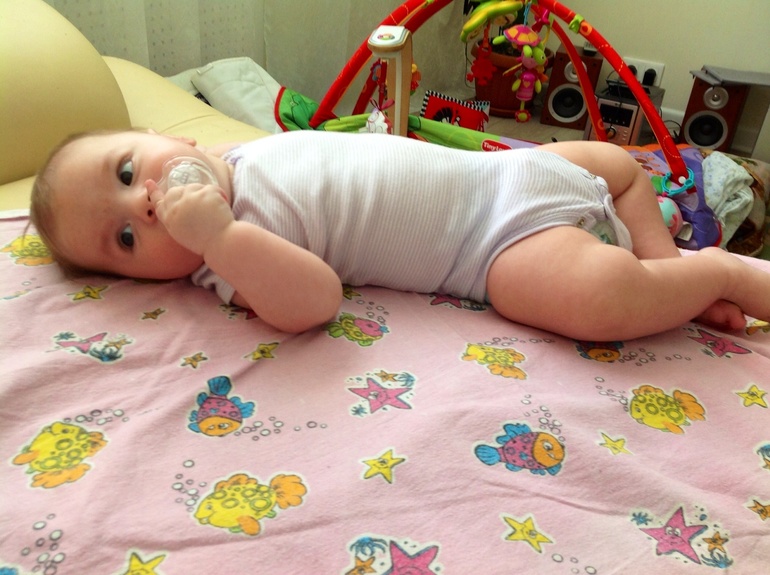 Ура! Сегодня знаменательная дата 4м и 6 дн. 1 переворот на живот!