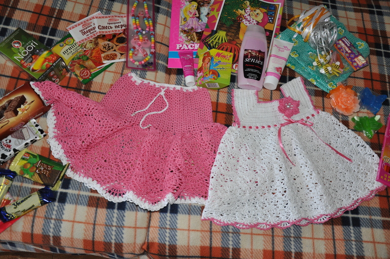 А мы с подарочками!