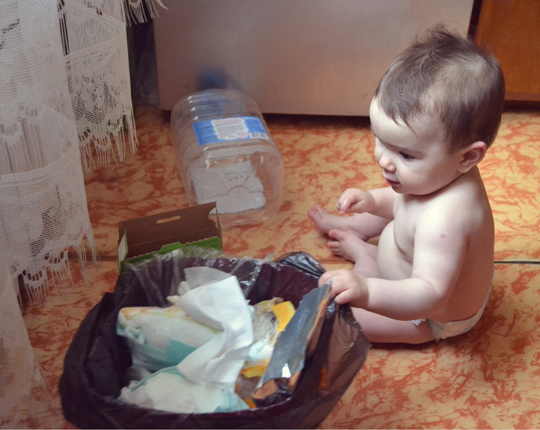 Соломия, мусорное ведро и стирка