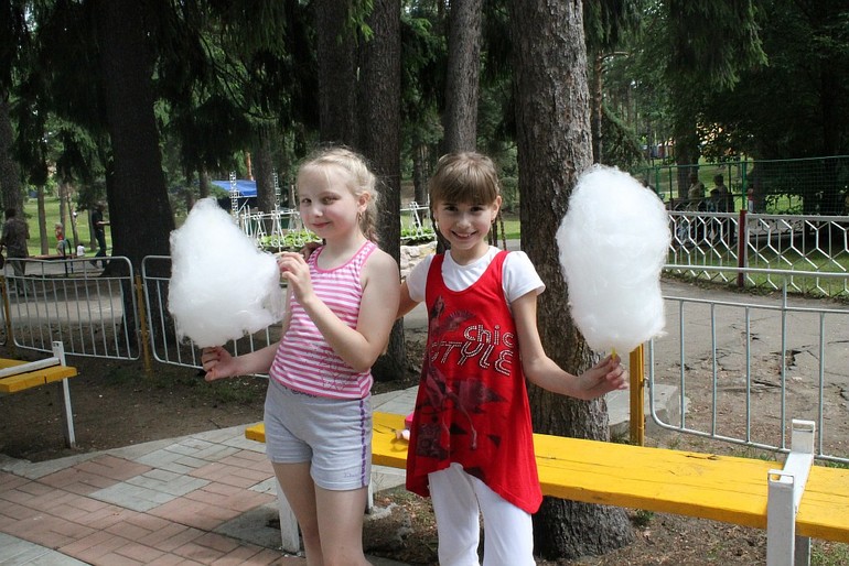 Парк 02.07.14г. Девчонки зажигают. Лучшие подружки))