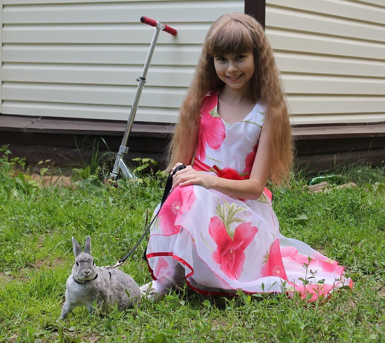 Дочурка и крольчиха Мышка))