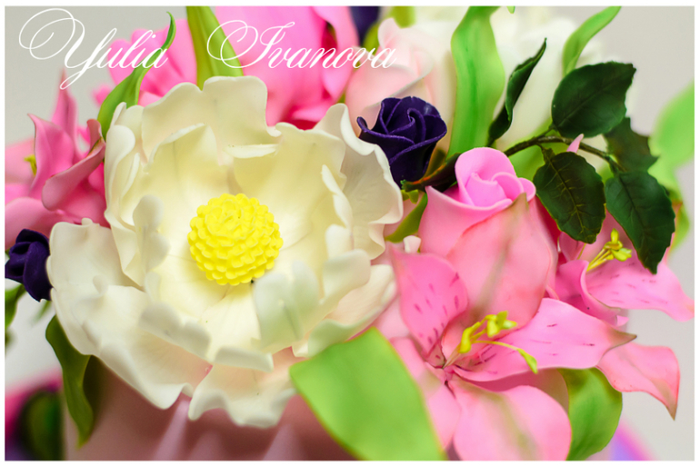 С 8 марта, нас!