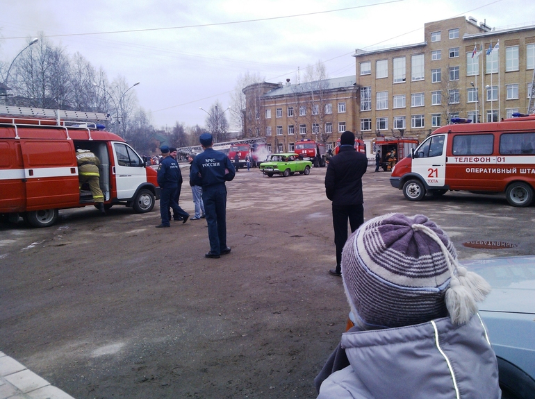 При пожаре звонить 01