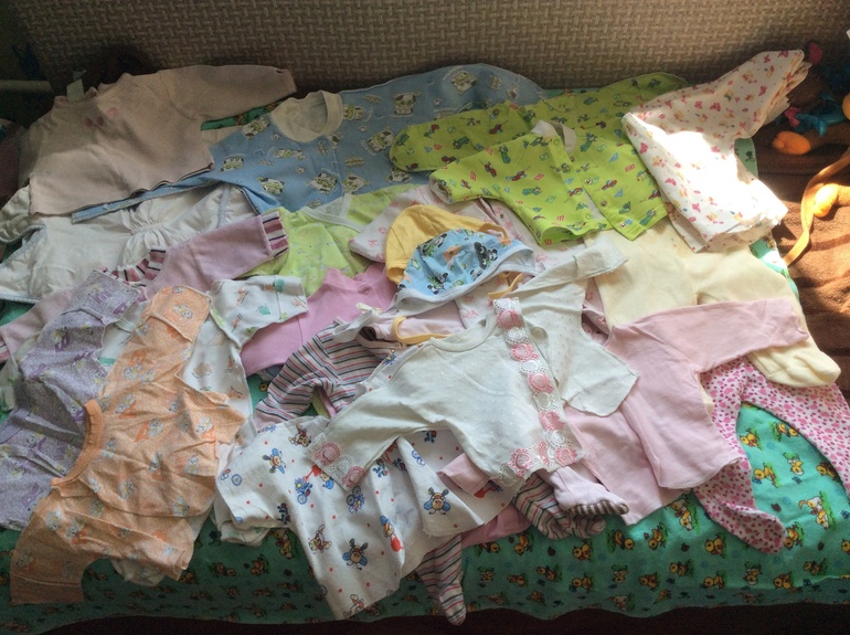 Продам одежду для детишек 0-3(4) месяца.