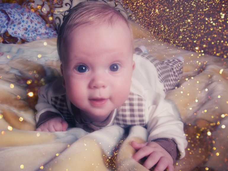 Боже как быстро летит время нам уже 5 месяцев!!!!!