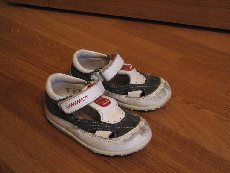 Отдам сандалики