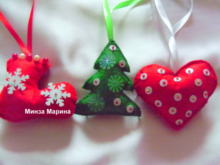 Новогодние игрушки на ёлку