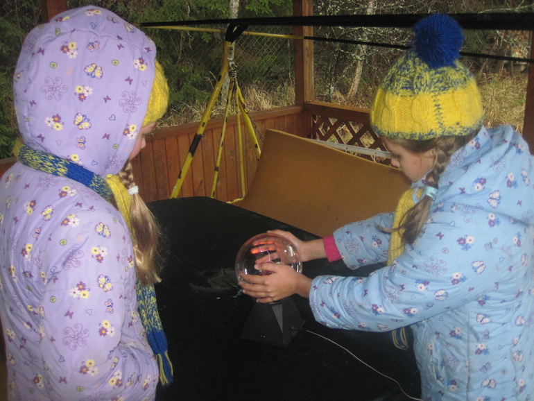 эсперементы по физике с Афами и не только!