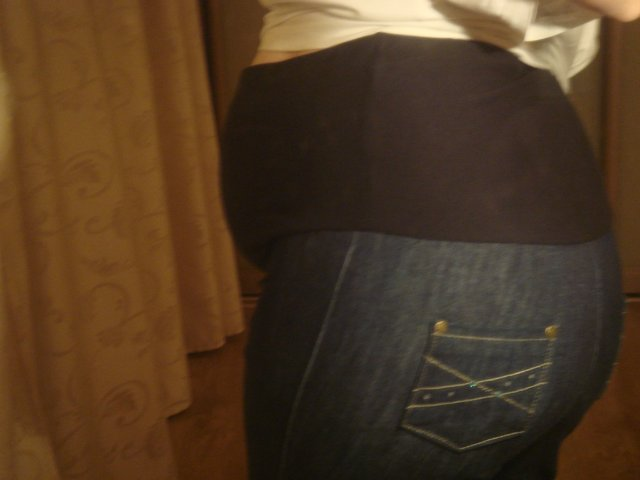 Беременные джинсы себе