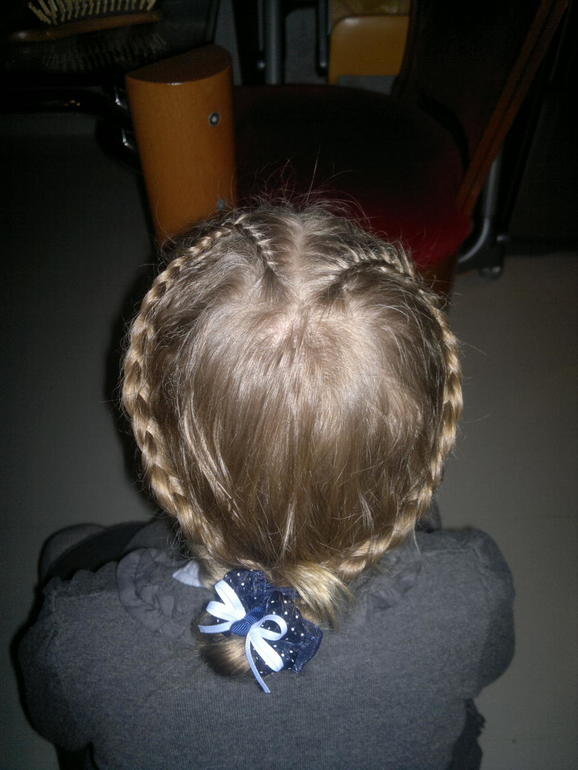 А я тут косичками балуюсь