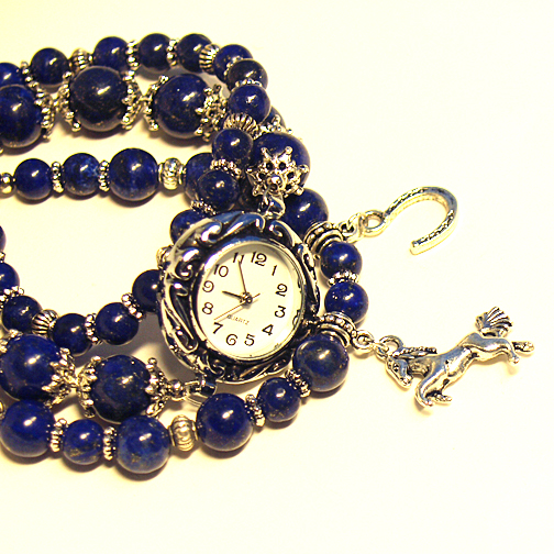 Часы-браслет с символом удачи!