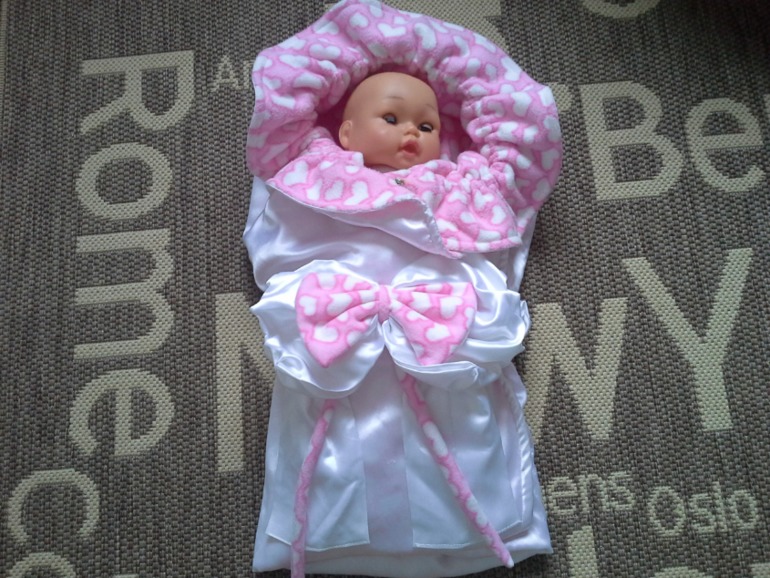 Комбинезон и конверт на выписку