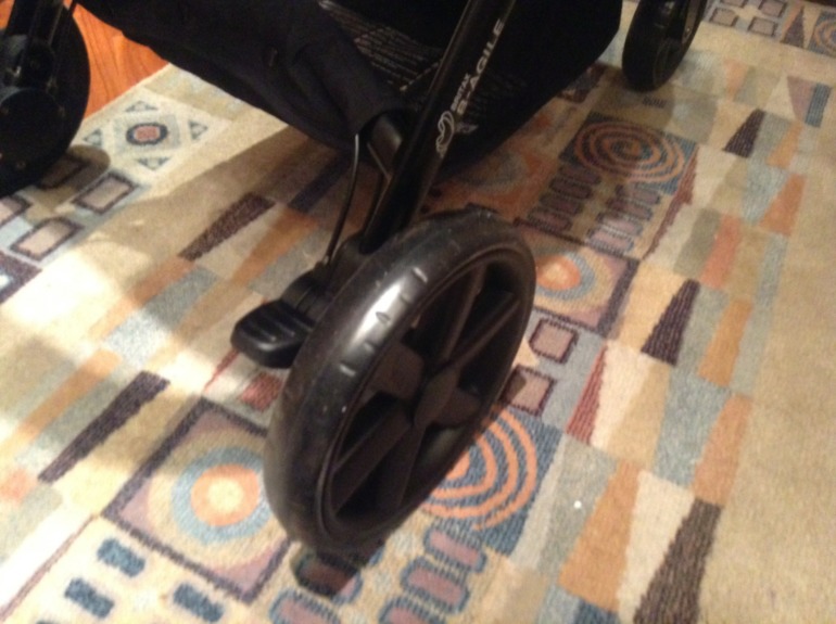 Мое чудо в перьях или покупка Britax b-agile + доработка подножки.