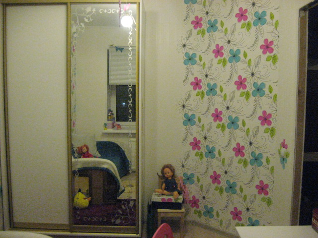 Детская для девочки(перепланировка одной комнаты в две).Исправилась с фото