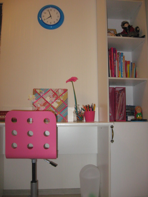 Детская для девочки(перепланировка одной комнаты в две).Исправилась с фото