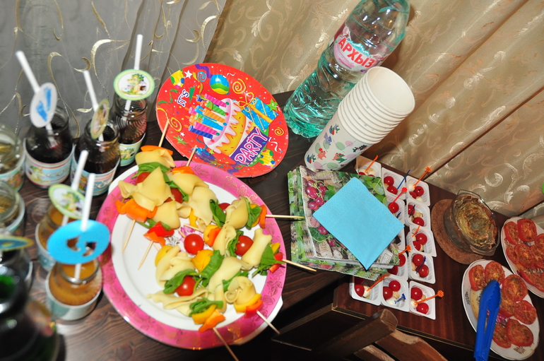 Привет всем! Наконец могу написать про наше годовасие!Часть1