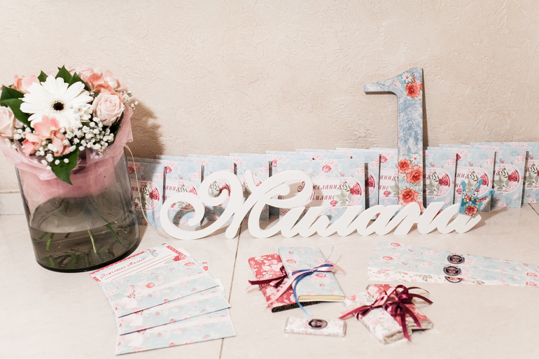 Делала оформление праздника в электронном виде для Миланы!