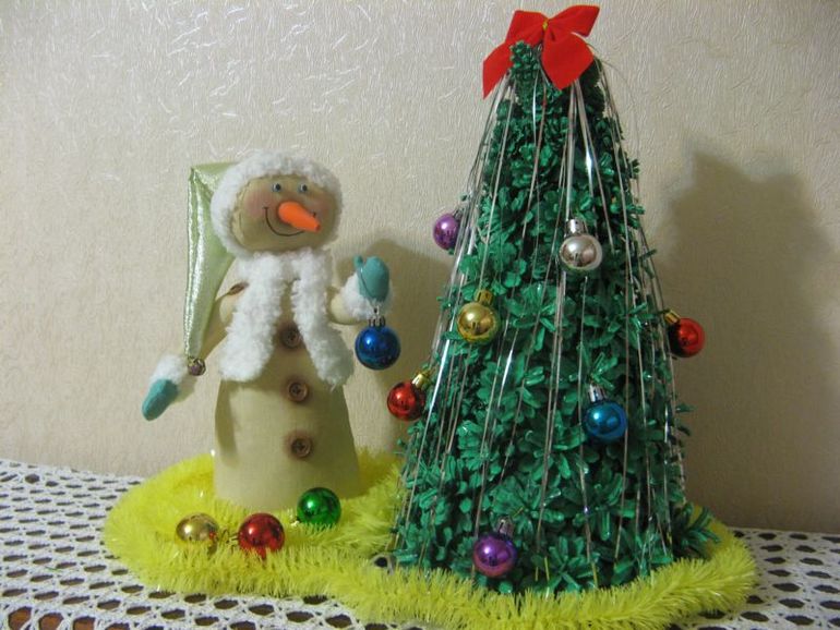 Кофейный снеговик и елочка в дет.сад