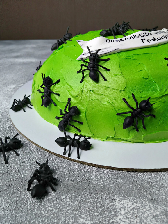 Торт в виде муравья