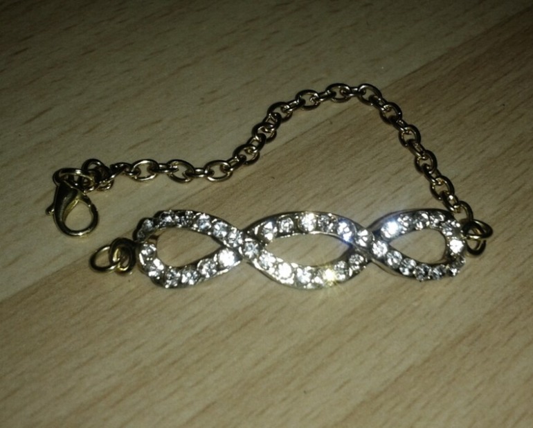 Браслетики ручной работы!!! Порадуйте себя и своих красавиц - дочек стильными браслетиками!