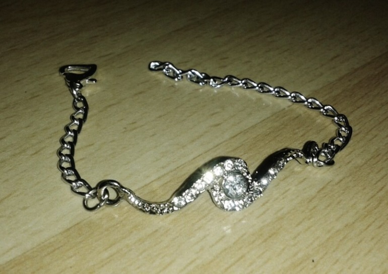 Браслетики ручной работы!!! Порадуйте себя и своих красавиц - дочек стильными браслетиками!