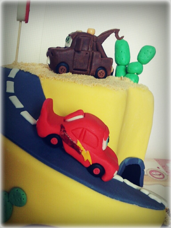 Мой второй заказной. Тачки. Девочки, жду от Вас комментов, что можно было сделать лучше.