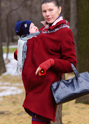 Носим зимой в слинге!