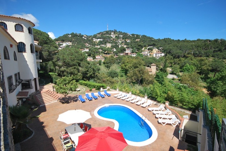 Вилла-замок на 18 человек на побережье Коста Брава, в LLORET DE MAR.