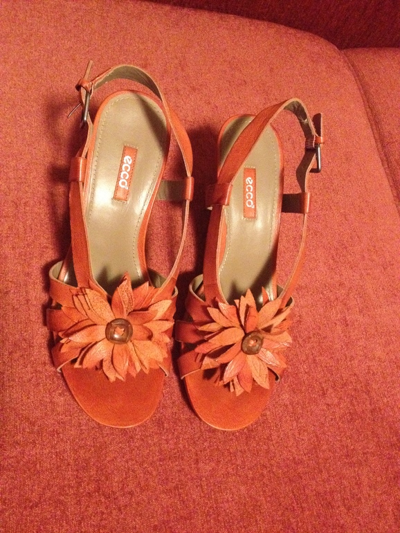 Босоножки ECCO 38 р-р 1900