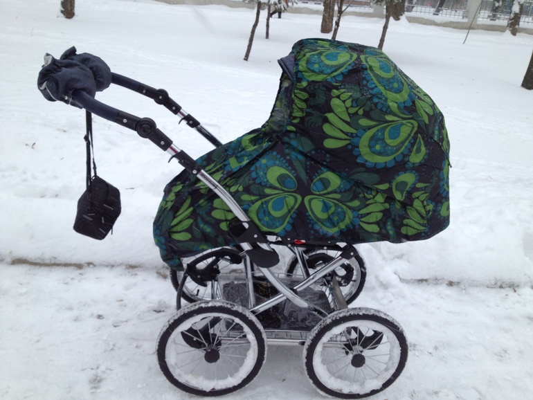 Примеряла модный дождевик-снеговик на Graco Evo и Knorr baby Classic