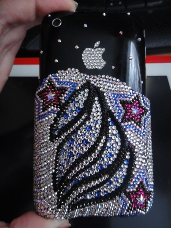 Инкрустация сотового телефона