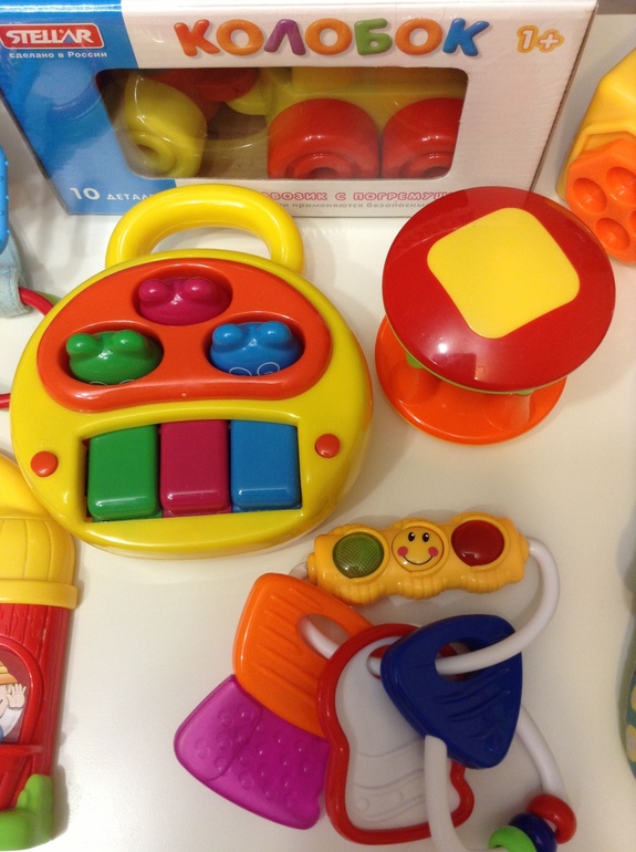 Игрушки б/у. Пакетом дешевле. метро Нагатинская.