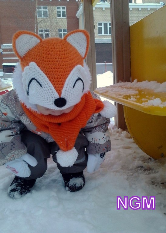 Шапка и шарф.