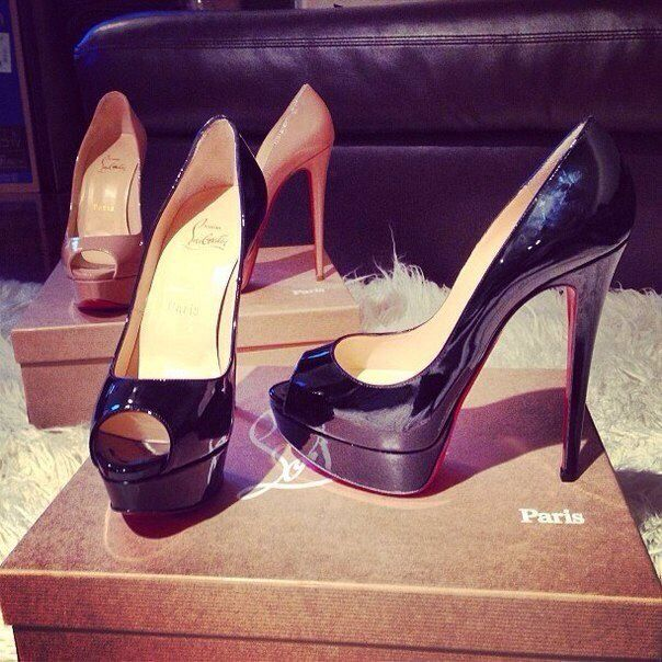 хочу такие 38 размер новыек или б у можно и других цветов