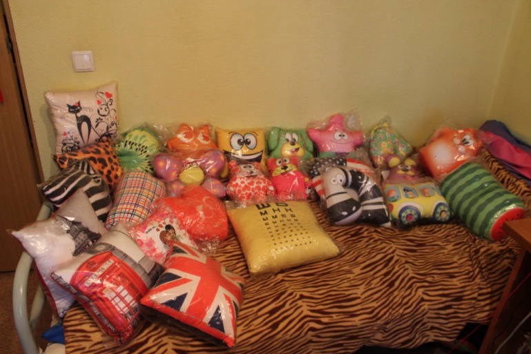 Антистрессовые игрушки и подушки