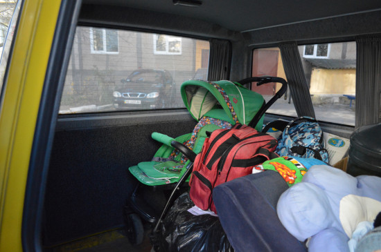 Многодетная мама за рулём - отличный пример для окружающих :)