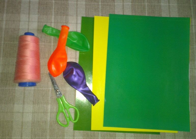 Фрукты из шариков